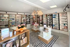 mobilier-sur-mesure-pharmacie-agencement-de-pharmacie-grand